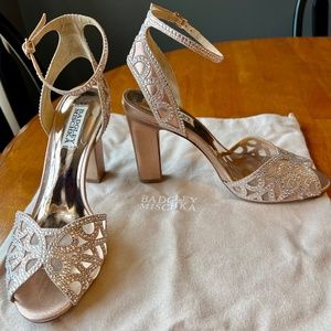 Badgley Mischka Rose Gold Size 8